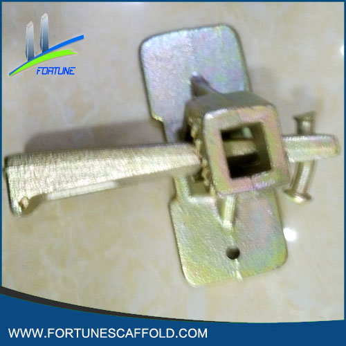 Scaffolding fasteners